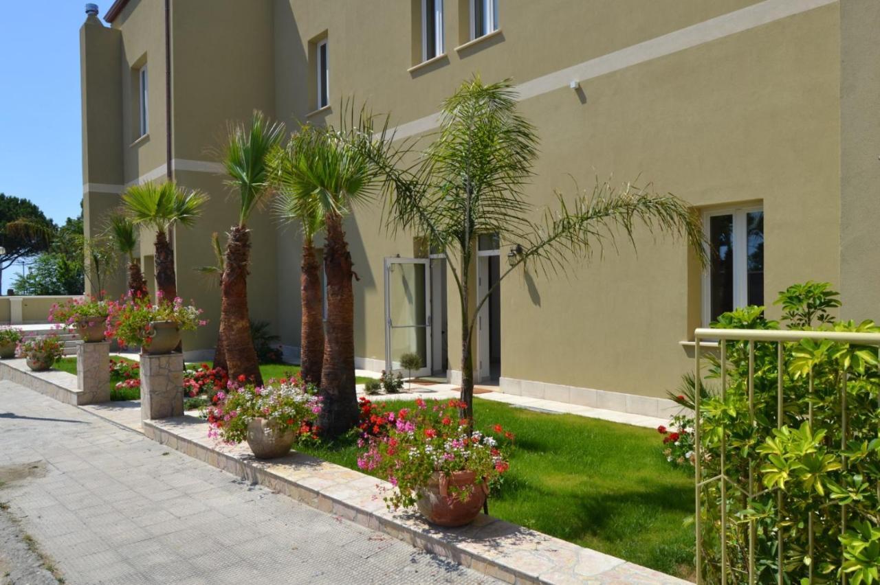 Bed and Breakfast Stellaris Siderno Esterno foto